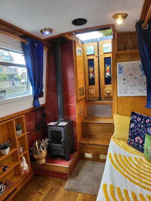 Cosy Canal Boat In Little Venice By Paddington For Family & Friends Hotell London Eksteriør bilde